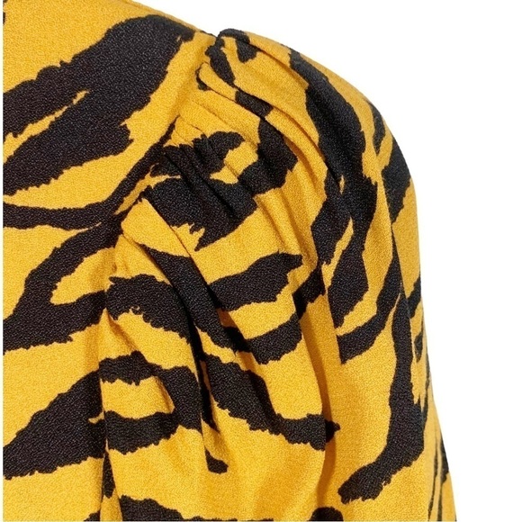Reformation Tigress Notta Button Front Top Size Small - Picture 10 of 12